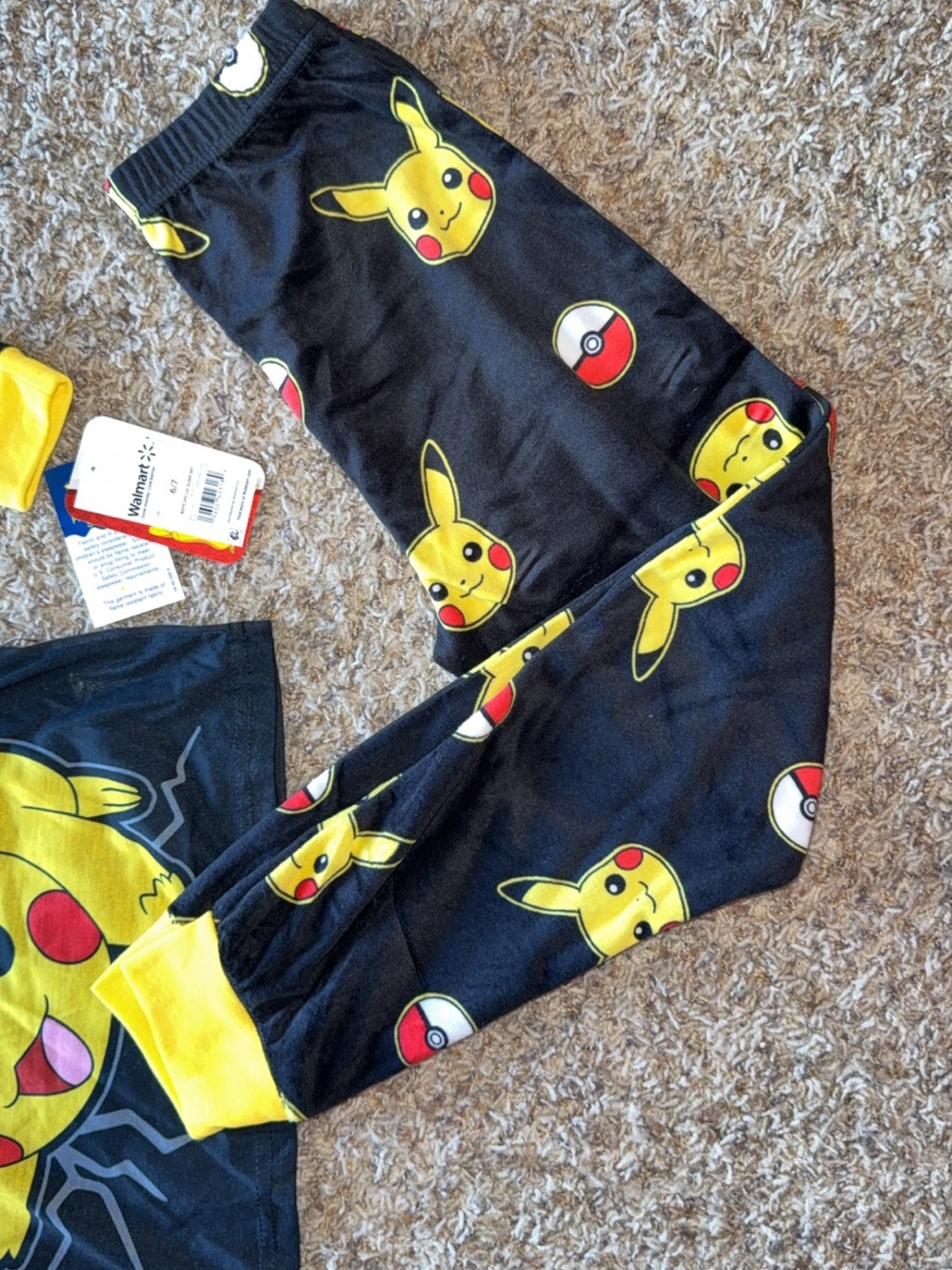 NWT Pokémon Pikachu Pajama Set 2PC Kids Size 6-7 Black Yellow - Picture 2 of 6